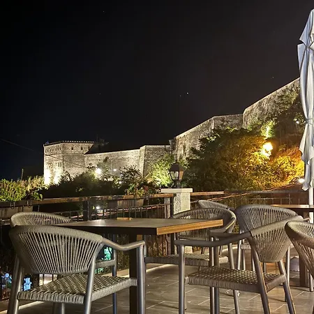 With Castle View Pensionat 3*