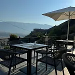 With Castle View بيت ضيافة 3*