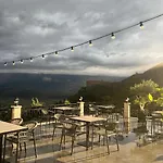بيت ضيافة With Castle View Gjirokastër